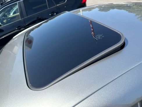 Used 2022 Lexus IS 350 F Sport RWD image 9