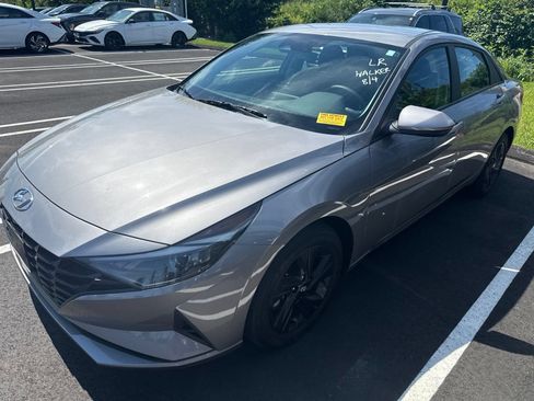 Used 2023 Hyundai Elantra SEL w/ Cargo Package FWD image 1