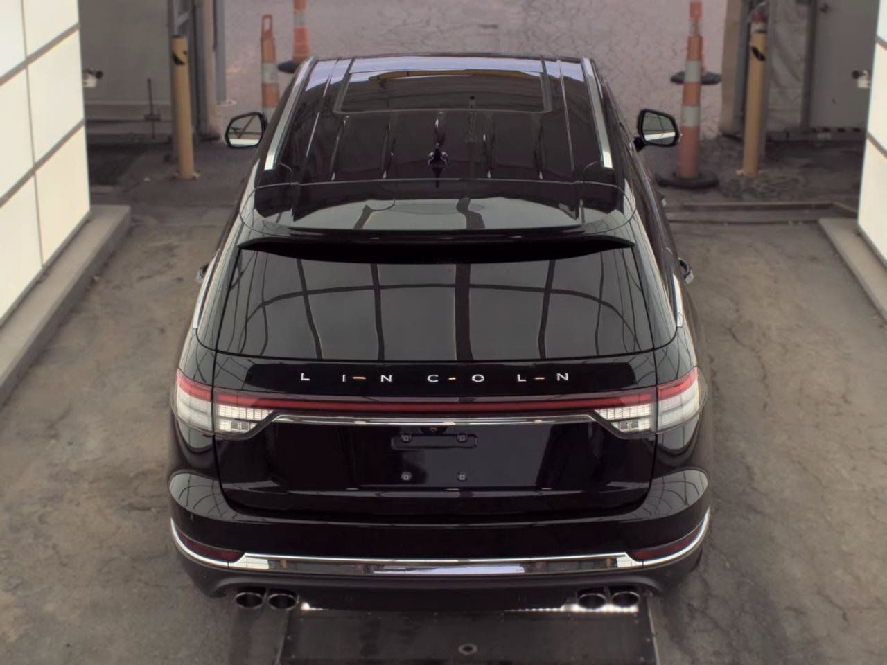 Used 2021 Lincoln Aviator Reserve w/ Equipment Group 201A AWD/4WD image 3