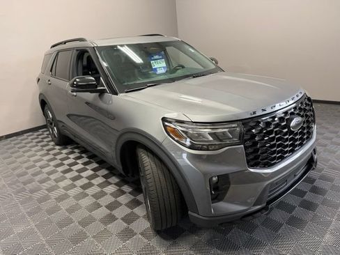 Used 2025 Ford Explorer ST w/ Sun And Sound Package AWD/4WD image 2