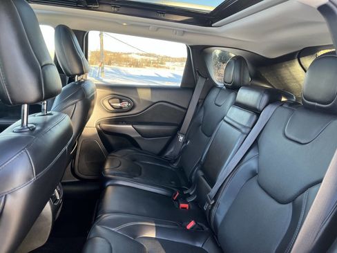 Used 2019 Jeep Cherokee Limited w/ Luxury Group image 26