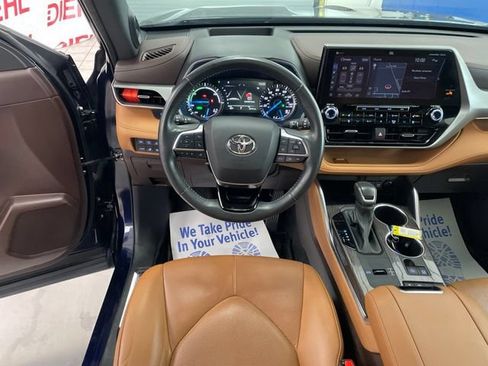 Used 2021 Toyota Highlander Platinum AWD/4WD image 29