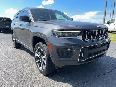 Used 2021 Jeep Grand Cherokee L Overland w/ Luxury Tech Group IV image 3