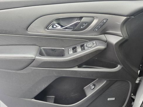Used 2022 Chevrolet Traverse Premier w/ Redline Edition image 28