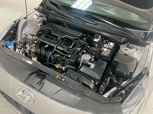 Used 2021 Hyundai Elantra SEL image 21