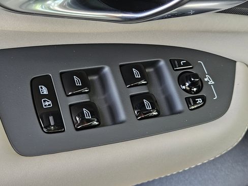New 2026 Volvo XC90 B5 Plus image 21