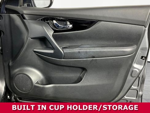 Used 2022 Nissan Rogue Sport SV AWD/4WD image 26
