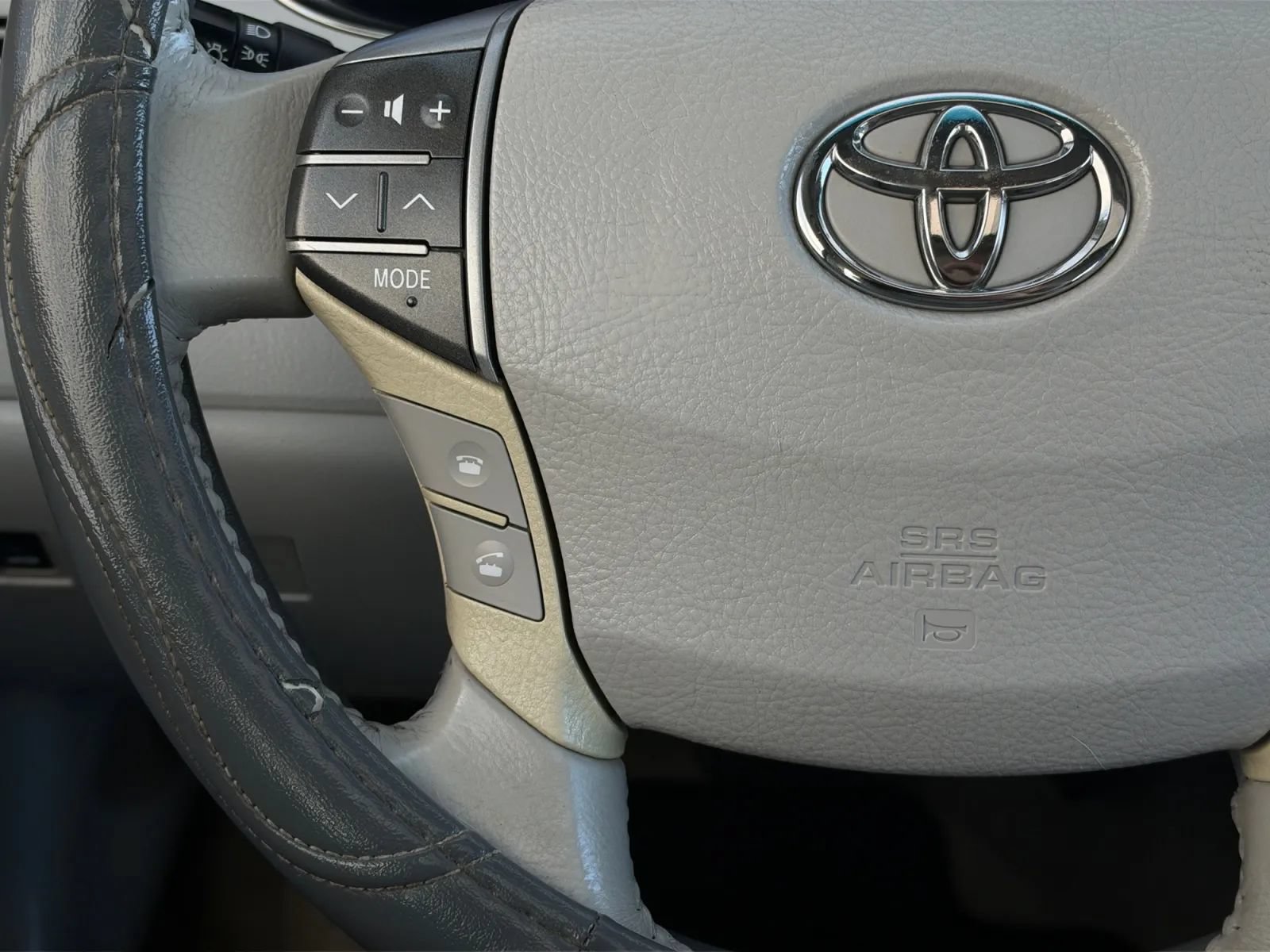 Used 2011 Toyota Avalon FWD image 27