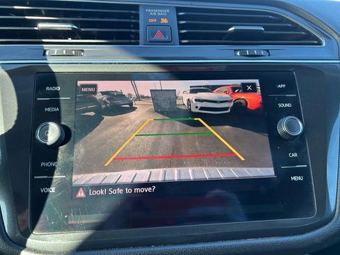 Used 2019 Volkswagen Tiguan SE w/ Panoramic Sunroof Package image 24