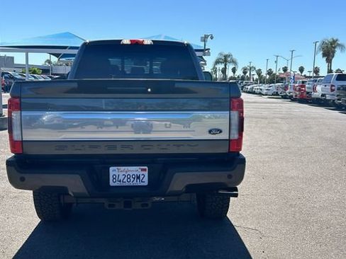 Certified 2018 Ford F250 Platinum w/ Platinum Ultimate Package AWD/4WD image 4