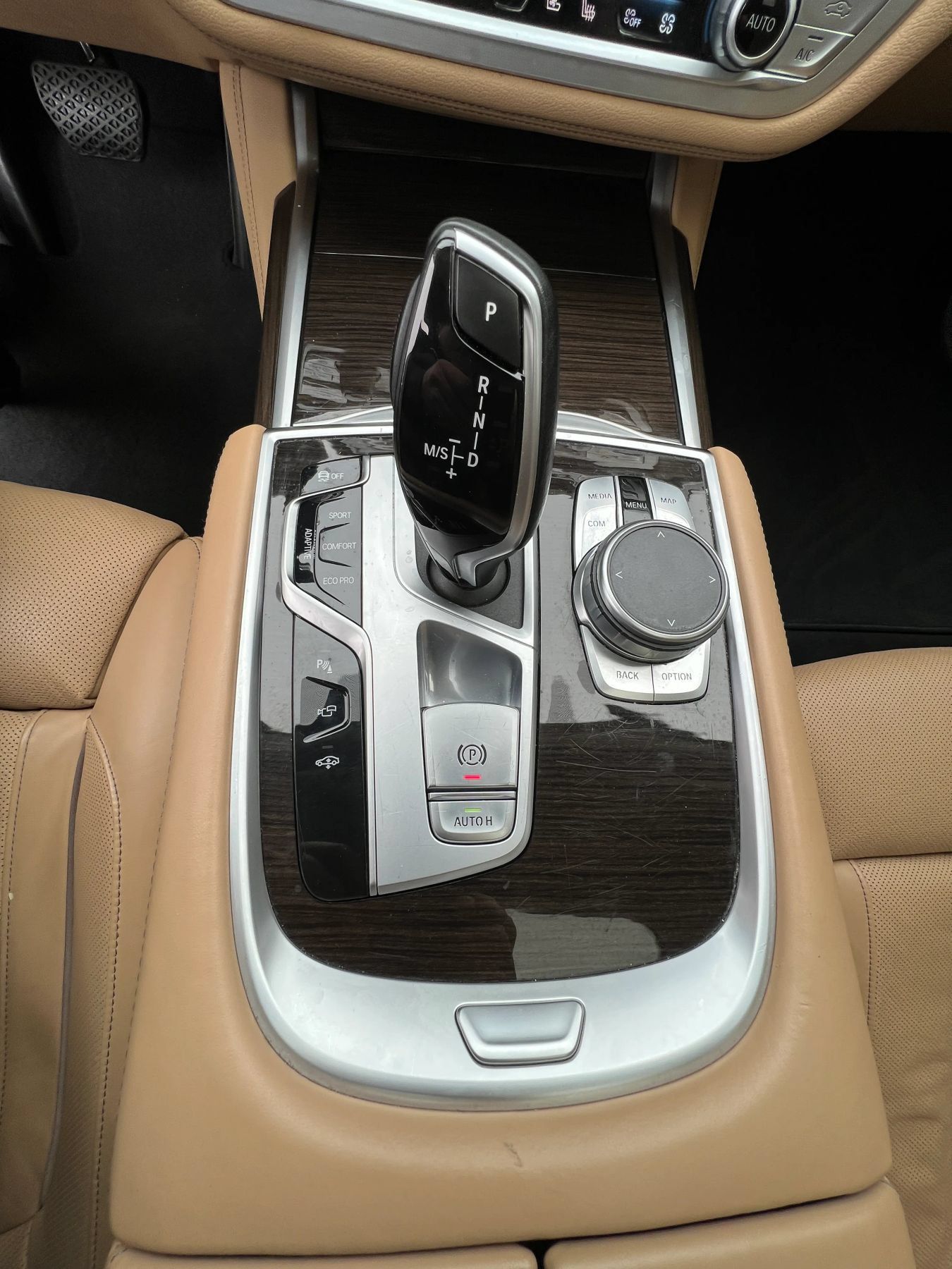 Used 2022 BMW 740i RWD image 16
