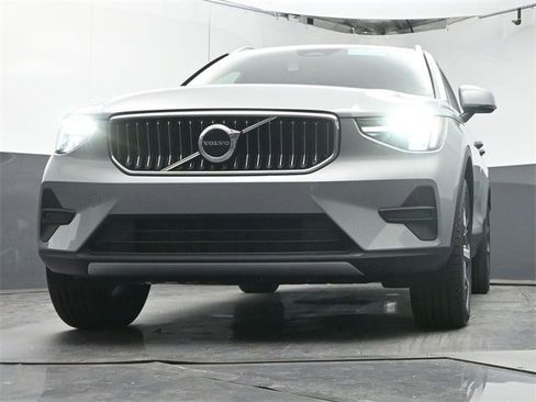 New 2025 Volvo XC40 B5 Core w/ Protection Package Premier image 32