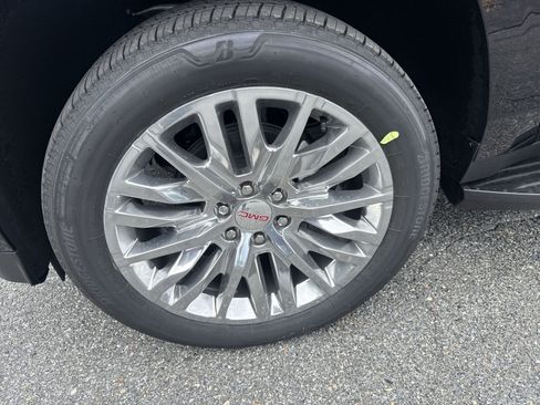 New 2026 GMC Yukon XL Denali w/ LPO, Floor Liner Package AWD/4WD image 8