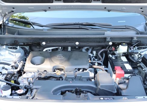 Certified 2025 Toyota RAV4 LE AWD/4WD image 13
