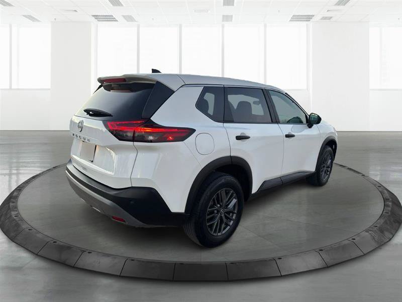 Used 2023 Nissan Rogue S FWD image 4