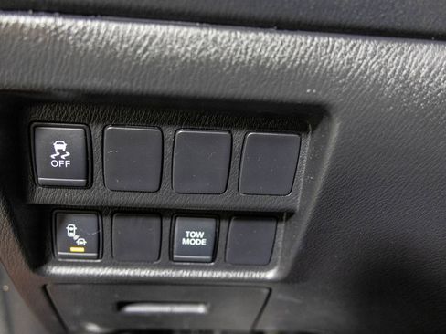 Used 2020 Nissan Pathfinder SV FWD image 31