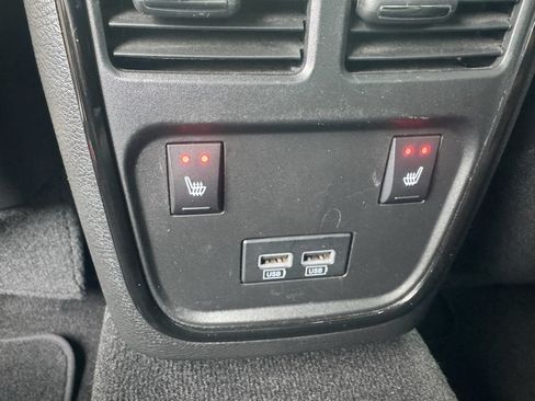 Used 2022 Dodge Charger R/T w/ Plus Group RWD image 31