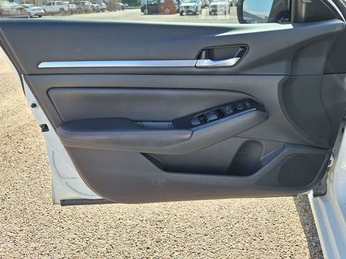 Certified 2024 Nissan Altima 2.5 SR FWD image 8
