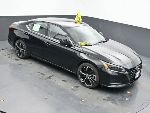 Used 2024 Nissan Altima 2.5 SR image 36