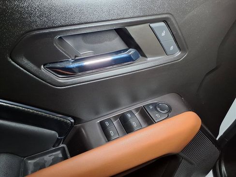 Used 2024 GMC Canyon AT4 image 16