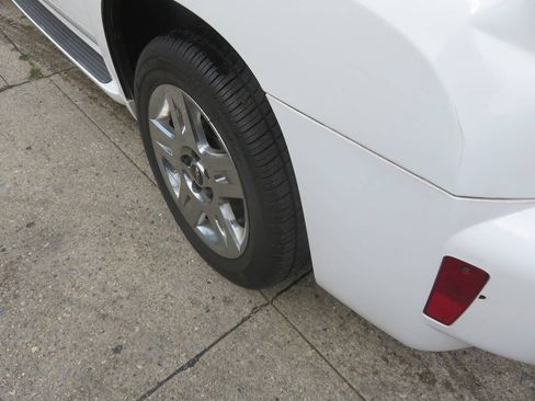 Used 2011 Chevrolet HHR LT FWD image 31