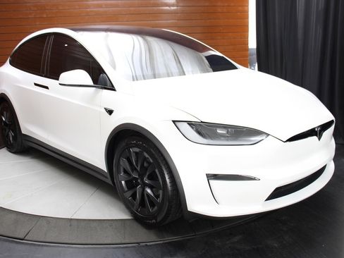 Used 2023 Tesla Model X image 33
