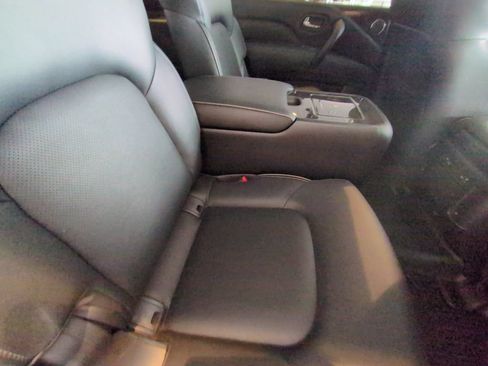 Used 2022 INFINITI QX80 Luxe w/ Cargo Package AWD/4WD image 29