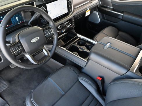 Used 2026 Ford F450 Platinum w/ FX4 Off-Road Package AWD/4WD image 19