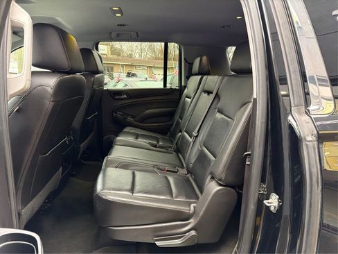 Used 2016 Chevrolet Suburban LT image 9