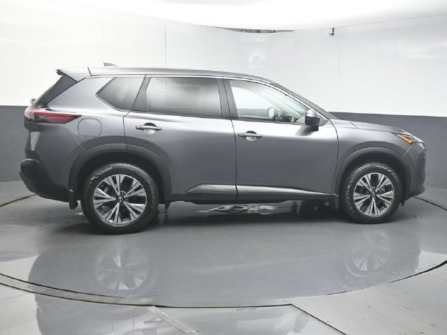 Used 2022 Nissan Rogue SV FWD image 8