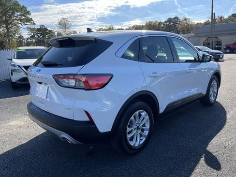 Used 2020 Ford Escape SE image 6