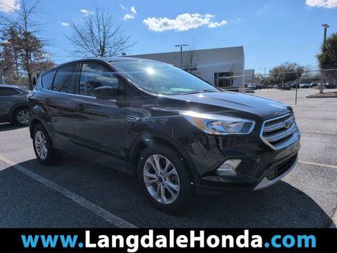 Used 2017 Ford Escape SE image 1