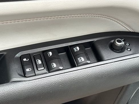Used 2025 Jeep Compass Limited AWD/4WD image 13