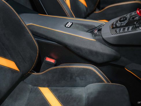 Used 2021 Lamborghini Aventador SVJ image 26