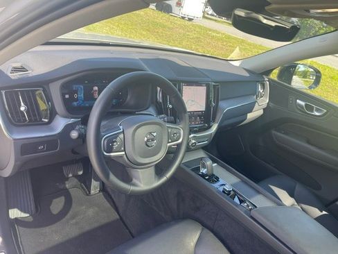 Used 2025 Volvo XC60 B5 Core AWD/4WD image 17