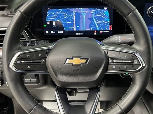 Used 2025 Chevrolet Suburban LT w/ Comfort Package image 23