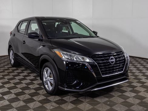 Used 2022 Nissan Kicks S FWD image 10