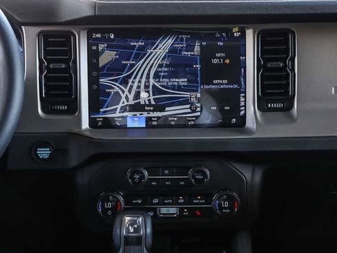 New 2026 Ford Bronco Outer Banks w/ Sasquatch Package image 13