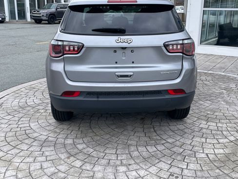 Used 2018 Jeep Compass Sport image 8