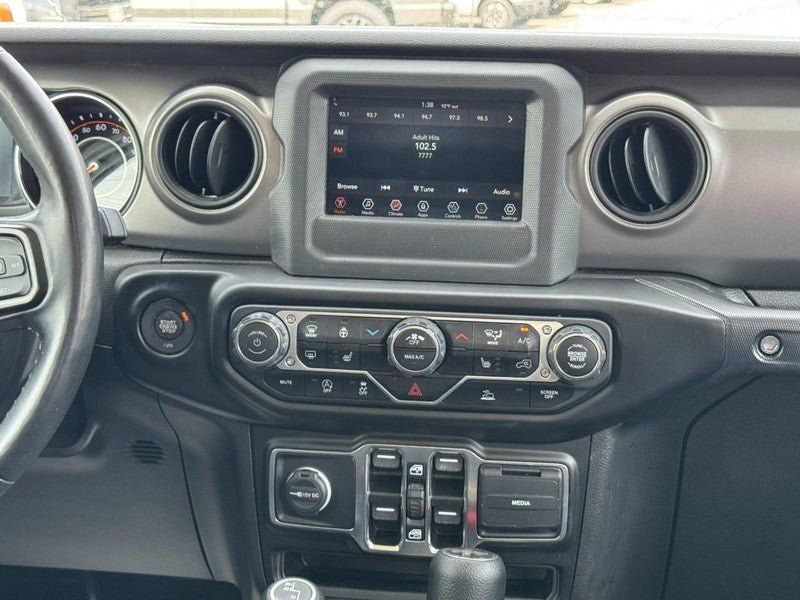 Used 2022 Jeep Wrangler Unlimited Sport AWD/4WD image 13