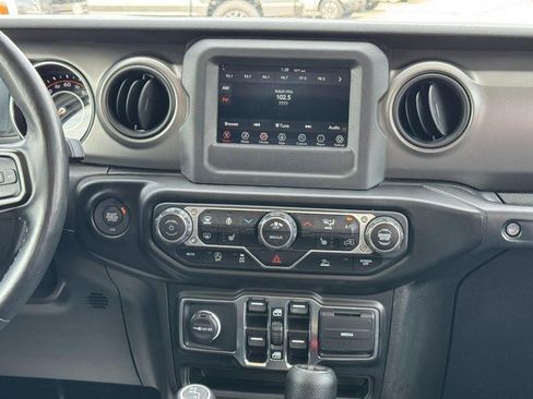 Used 2022 Jeep Wrangler Unlimited Sport AWD/4WD image 13