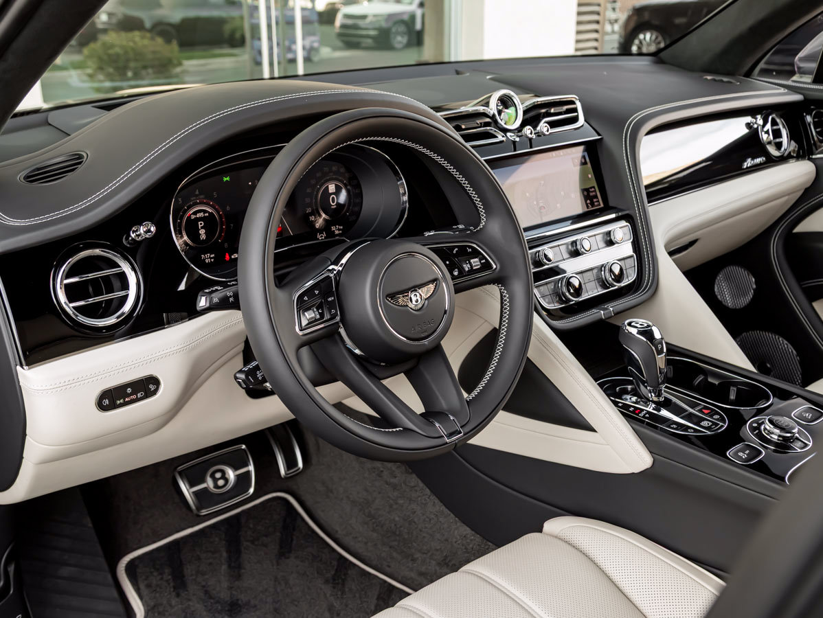 Used 2026 Bentley Bentayga AWD/4WD image 4