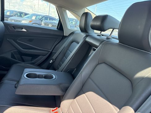 Used 2024 Volkswagen Jetta SE FWD image 32