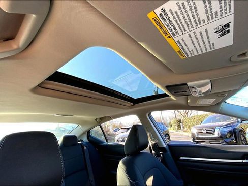 Used 2021 Nissan Altima 2.5 SV w/ SV Premium Package image 19