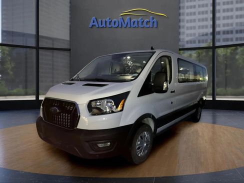 Used 2025 Ford Transit 350 XLT image 4