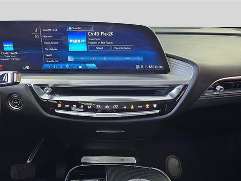 Used 2024 Cadillac Lyriq Luxury w/ LPO, Floor Liner Package image 17