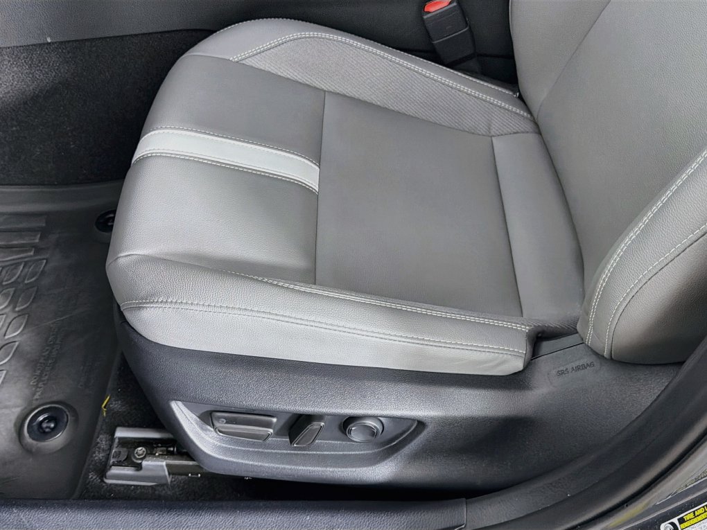 Used 2025 Toyota Camry SE FWD image 24