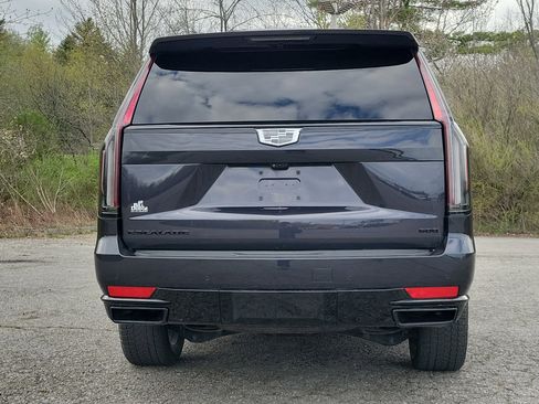 Used 2023 Cadillac Escalade ESV Sport Platinum w/ LPO, ONYX Package AWD/4WD image 6