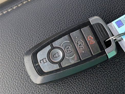 Used 2018 Ford Fusion Titanium image 31