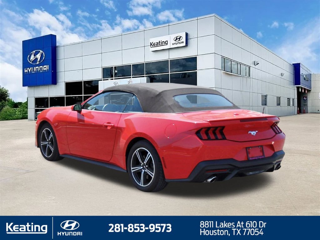 Used 2025 Ford Mustang Convertible RWD image 7